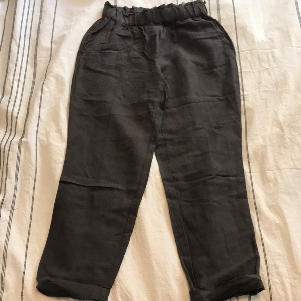 Dark brown cloth capri pants